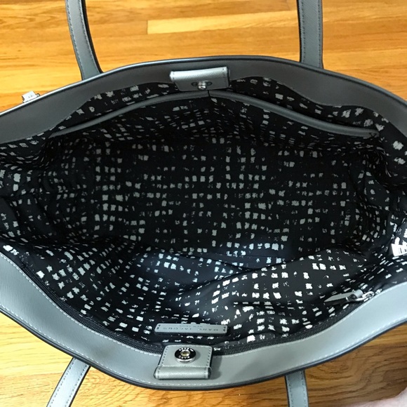 🎉NWT🎉Marc Jacobs Large Grey Saffiano Tote Bag - Picture 3 of 8